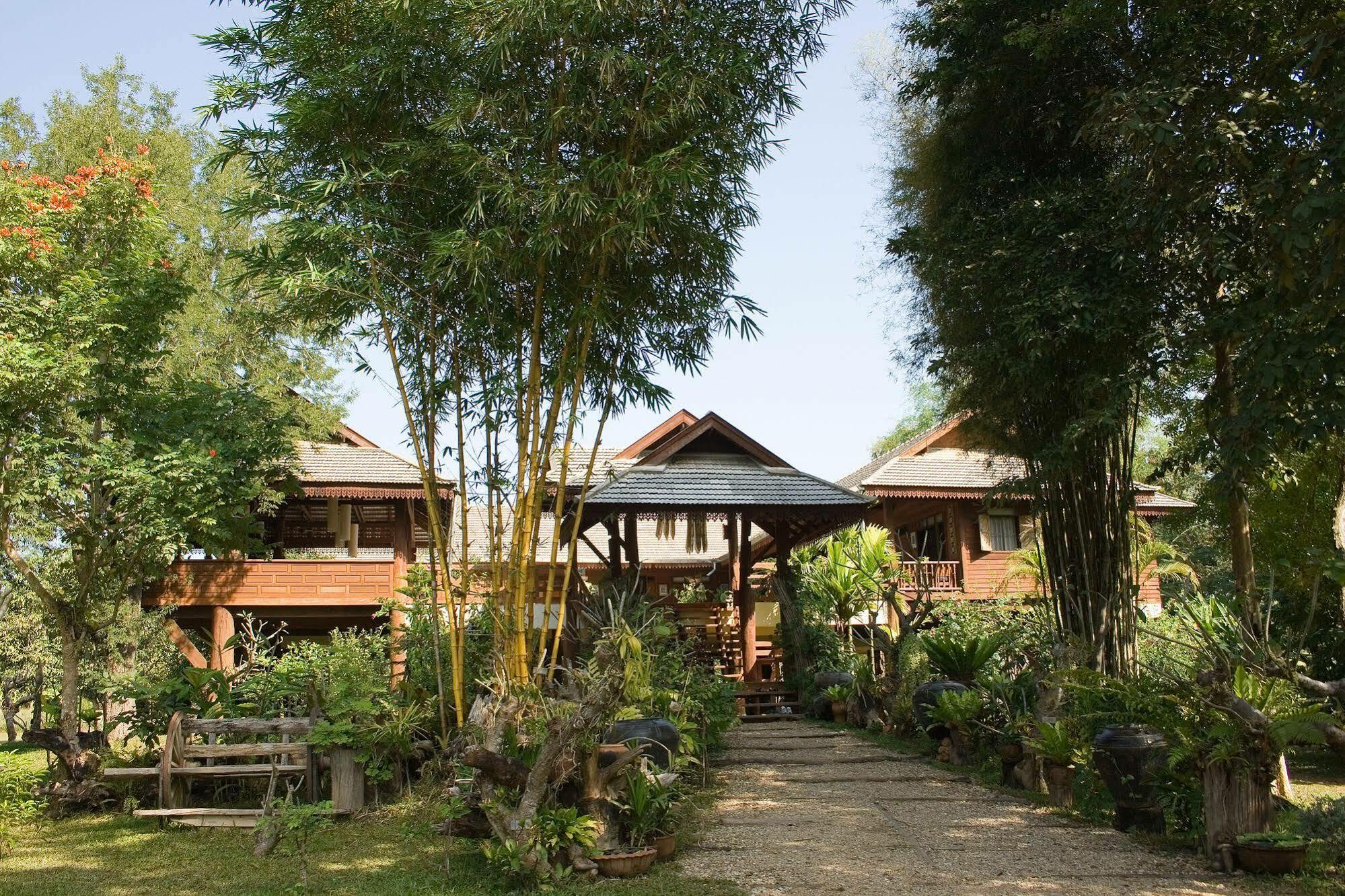 Khum Lanna Hotel Phrao Exterior photo